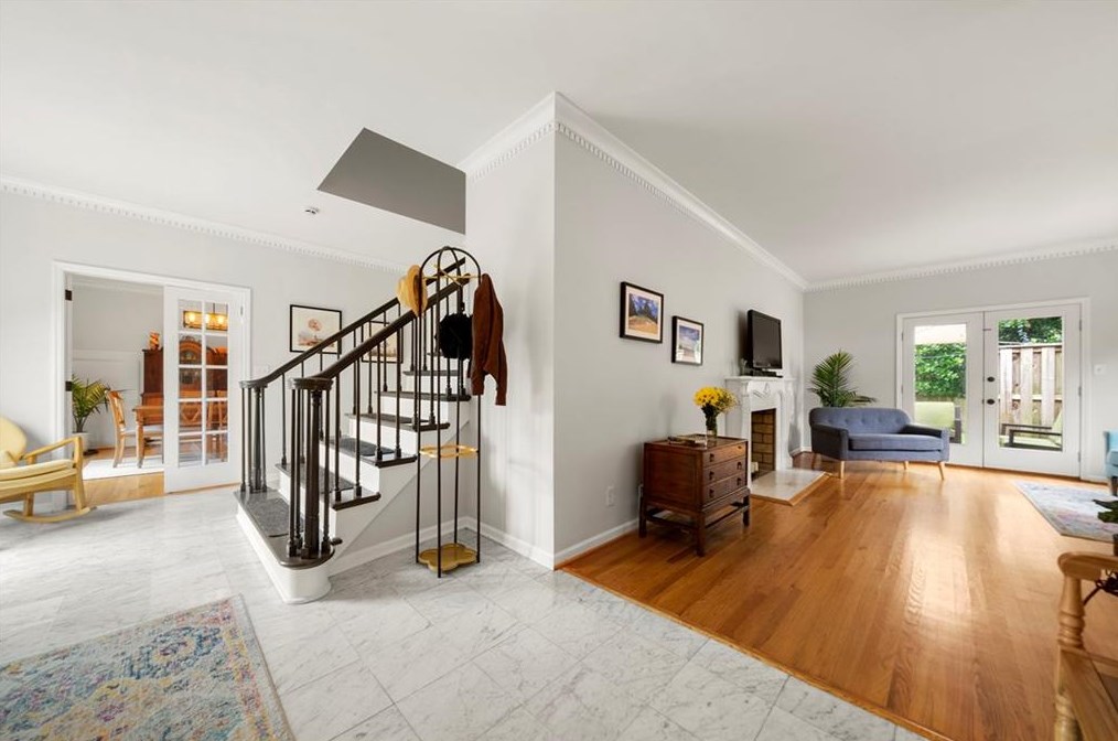 1519 Rainier Falls Dr, Atlanta GA  30329-4105 exterior