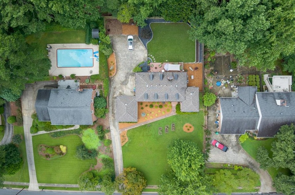 1519 Rainier Falls Dr, Atlanta GA  30329-4105 exterior
