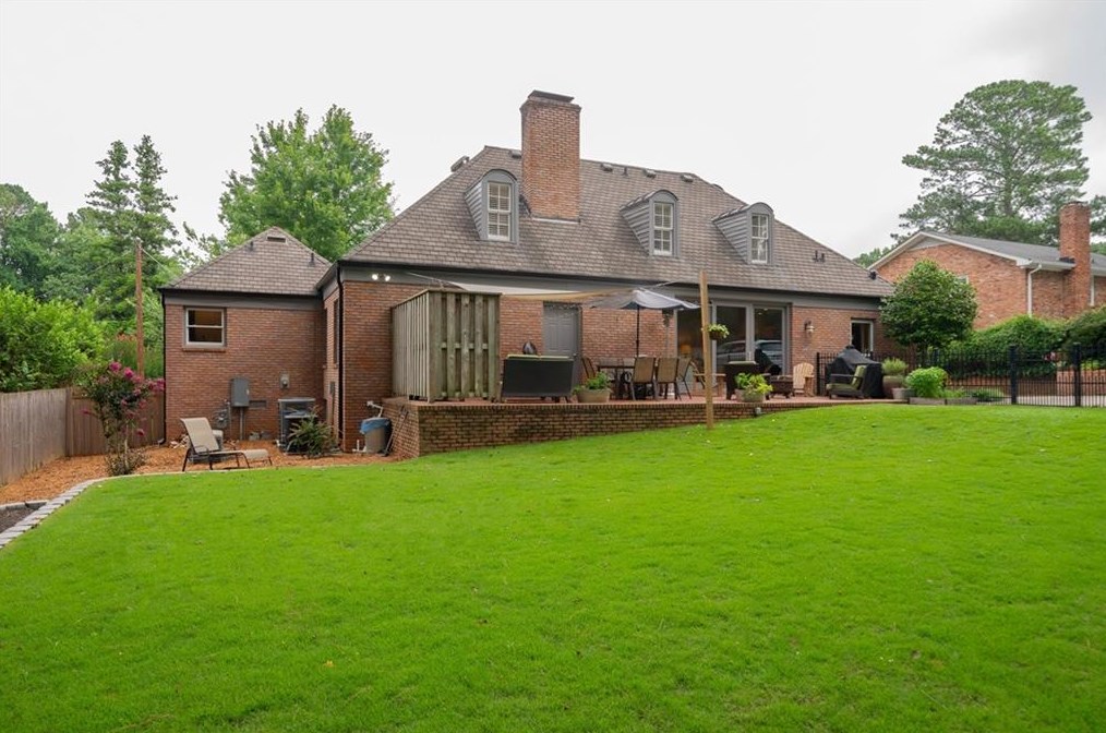1519 Rainier Falls Dr, Atlanta GA  30329-4105 exterior