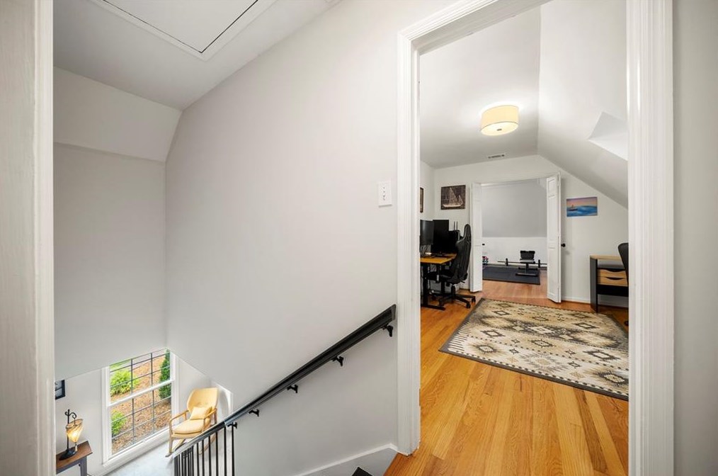 1519 Rainier Falls Dr, Atlanta GA  30329-4105 exterior
