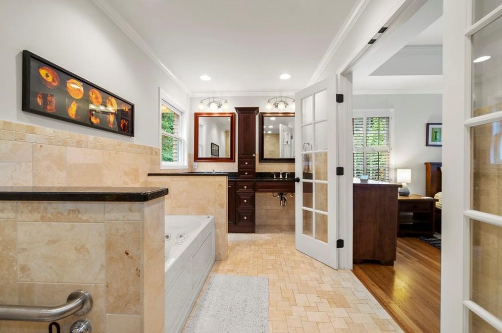 1519 Rainier Falls Dr, Atlanta GA  30329-4105 exterior