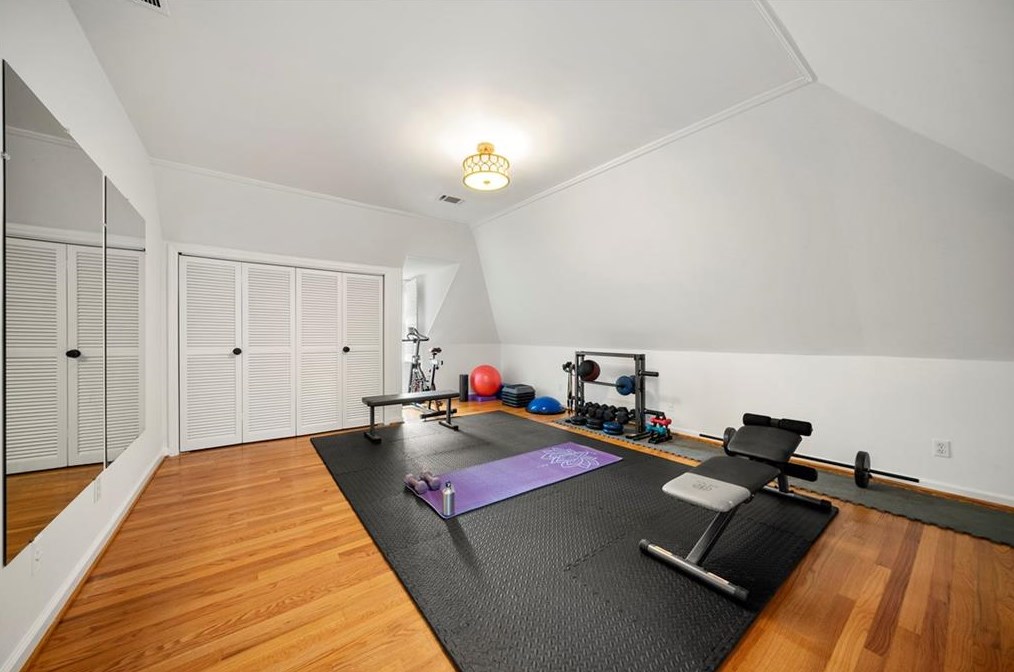 1519 Rainier Falls Dr, Atlanta GA  30329-4105 exterior