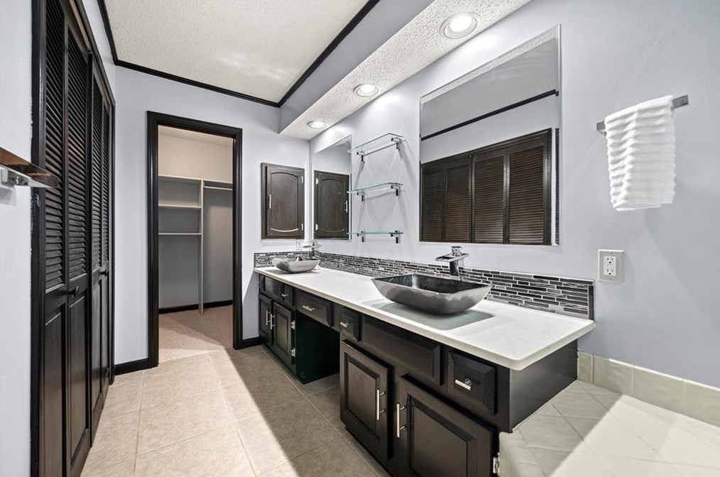 2908 Woodruff Dr, Smyrna GA 30080-3854 exterior