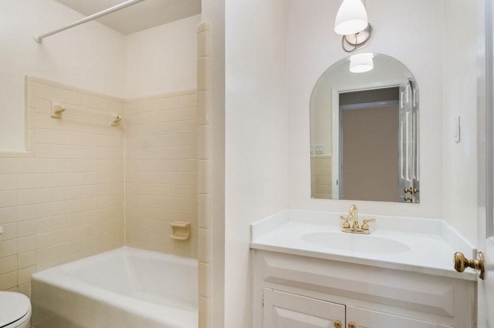 1504 Brianwood Rd, Decatur GA  30033-1723 exterior