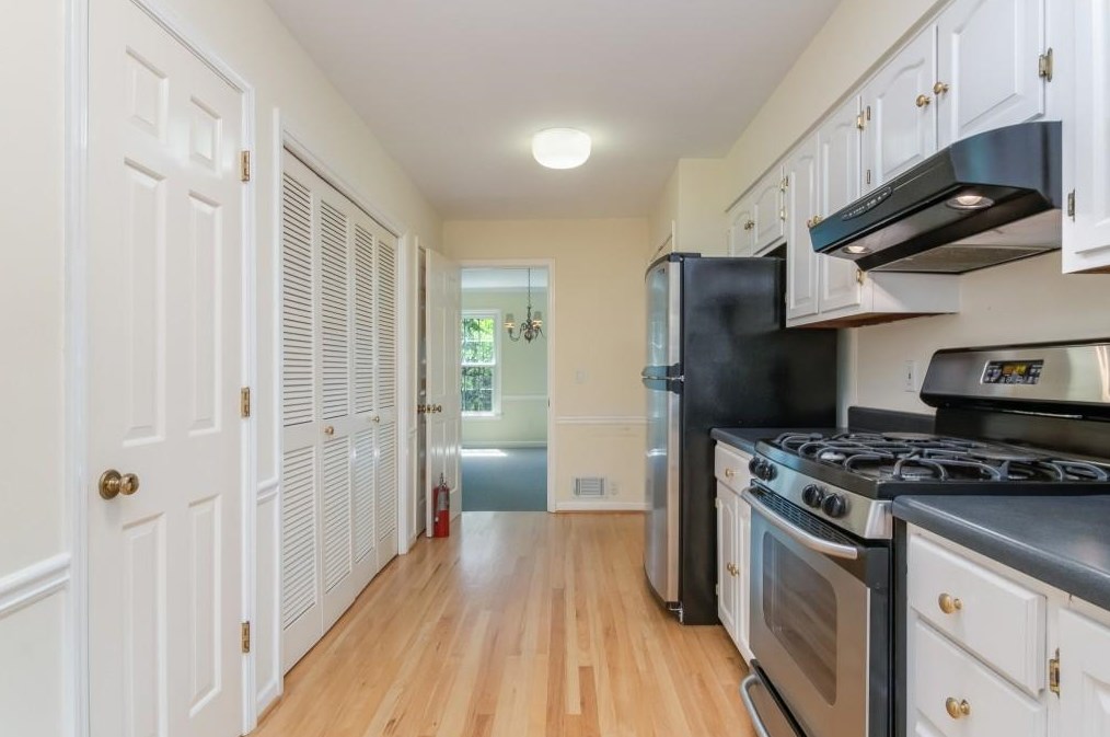 1504 Brianwood Rd, Decatur GA  30033-1723 exterior