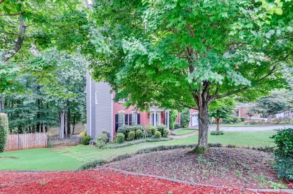 4451 Blowing Wind Dr, Acworth, GA 30101-8312