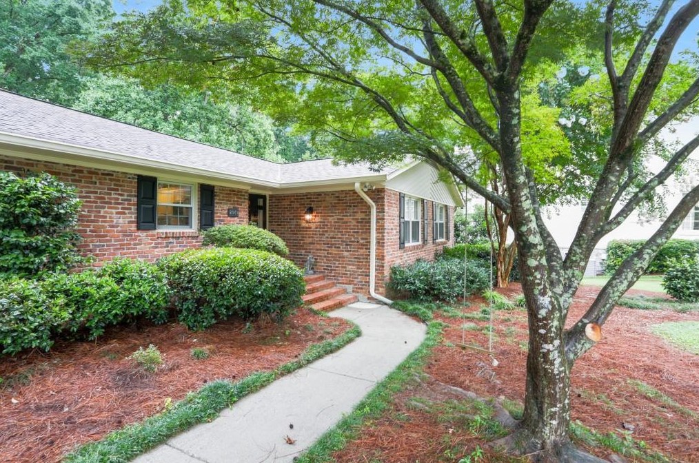 2947 Westminster Cir, Atlanta, GA 30327-1639