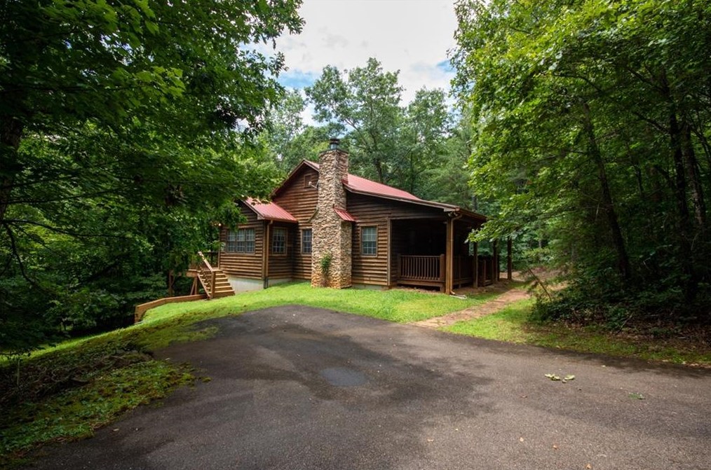 196 Woods Dr, Dahlonega, GA 30533