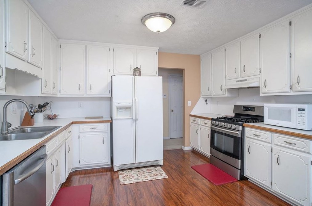 1230 Mercury Dr, Lawrenceville GA 30045-7900 exterior