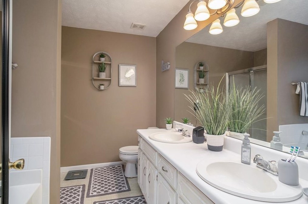 1230 Mercury Dr, Lawrenceville GA 30045-7900 exterior