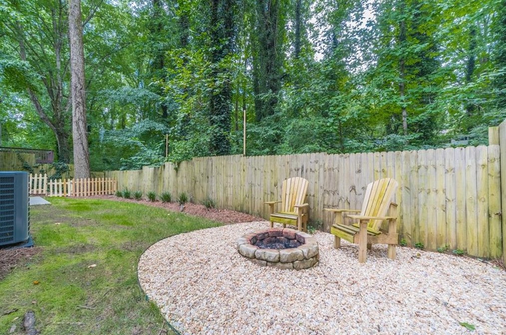 4229 Timber Valley Ct, Decatur GA  30032-2571 exterior