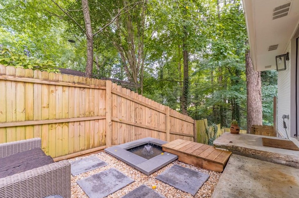 4229 Timber Valley Ct, Decatur GA  30032-2571 exterior