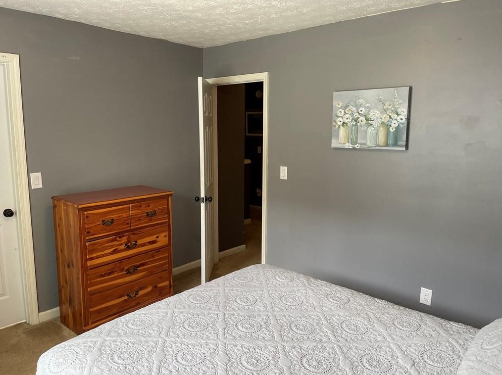7064 Saratoga Dr, Flowery Branch GA  30542-5668 exterior