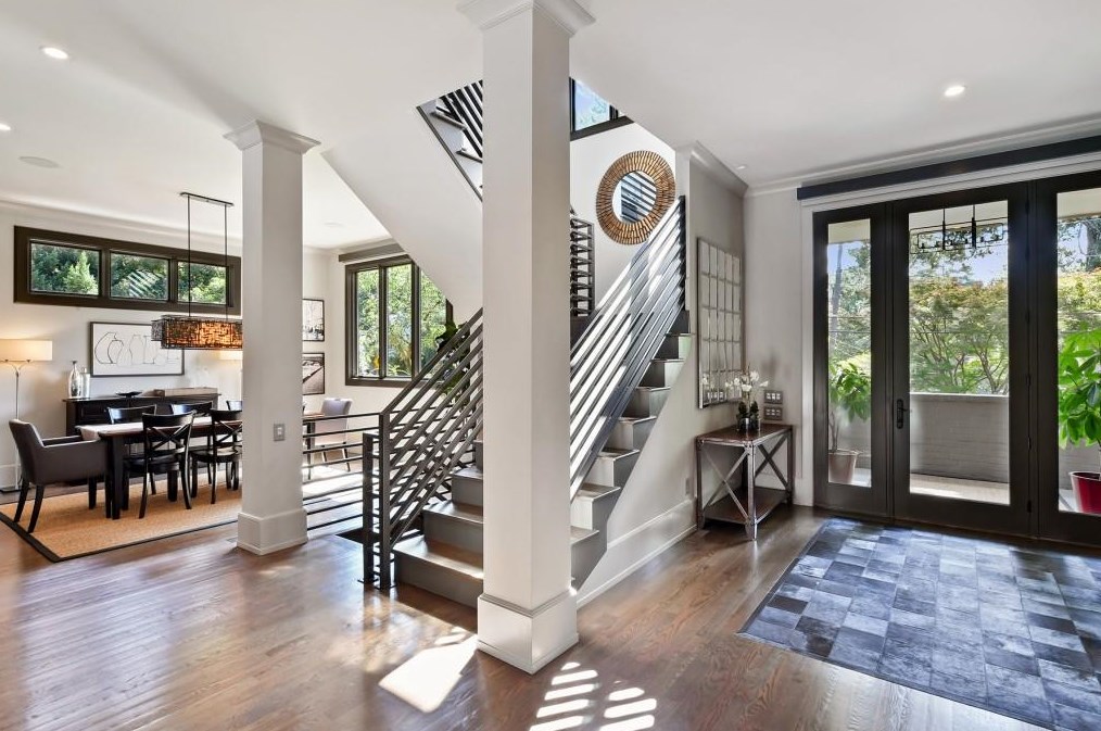 200 Old Ivy Rd, Atlanta GA  30342-4522 exterior