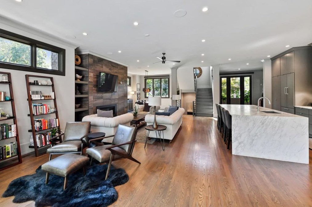 200 Old Ivy Rd, Atlanta GA  30342-4522 exterior