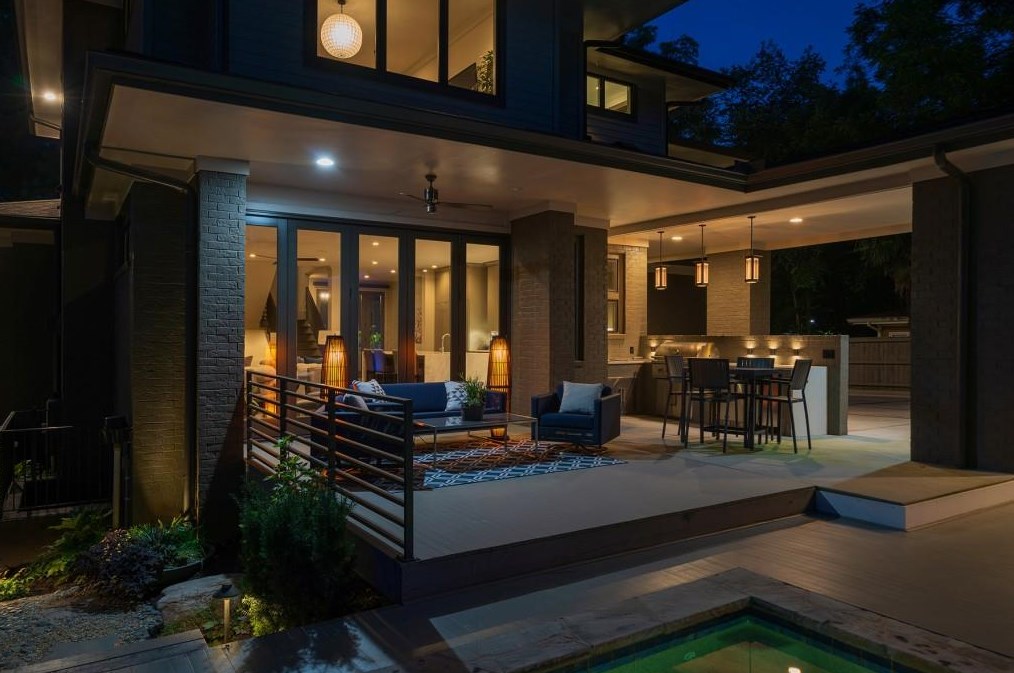 200 Old Ivy Rd, Atlanta GA  30342-4522 exterior