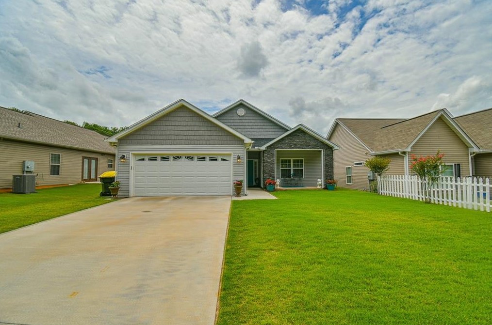 165 Highland Pointe Dr, Alto, GA 30510-2844