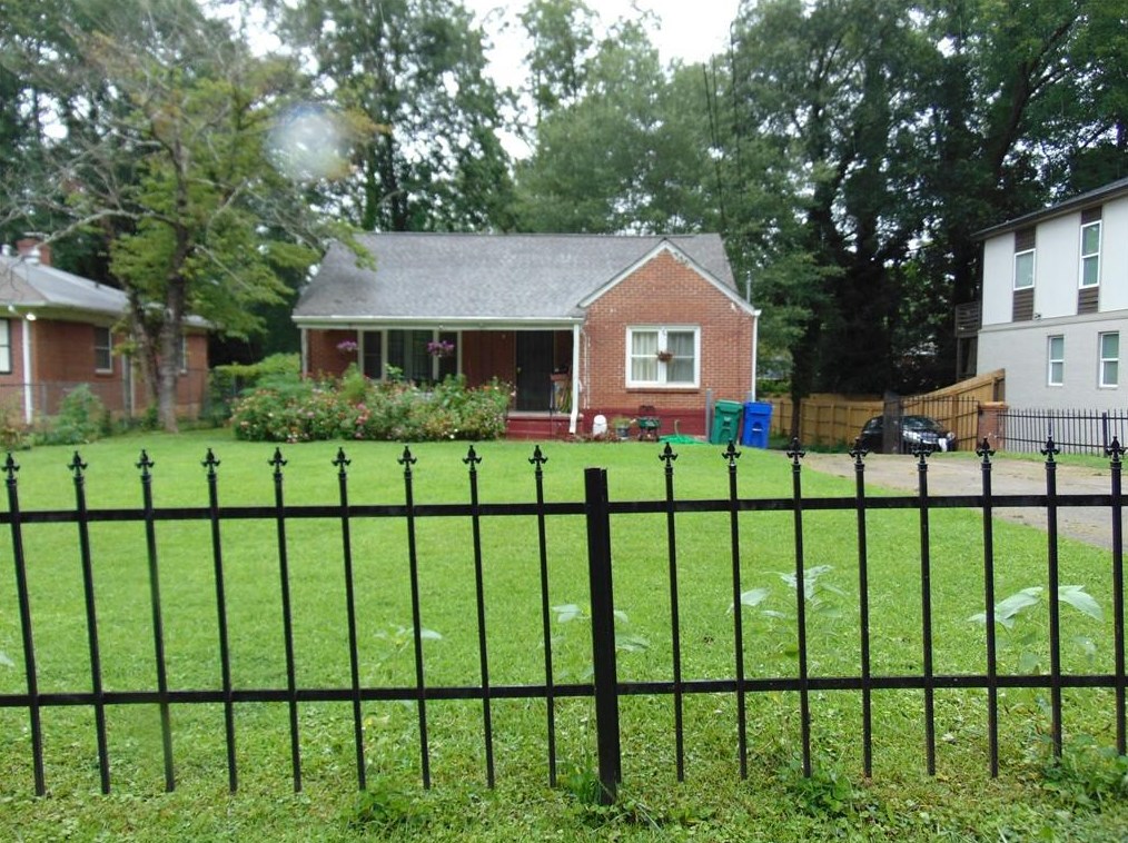 1926 Camellia Dr, Decatur GA  30032-5204 exterior