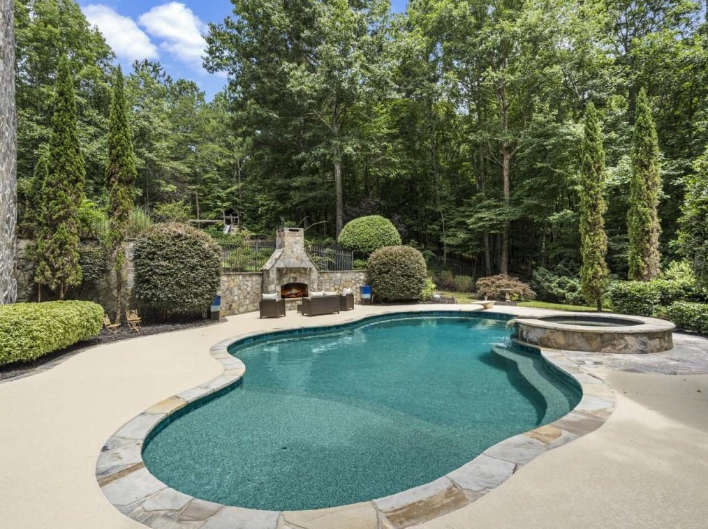 200 Brookhollow Rd, Ball Ground, GA 30107
