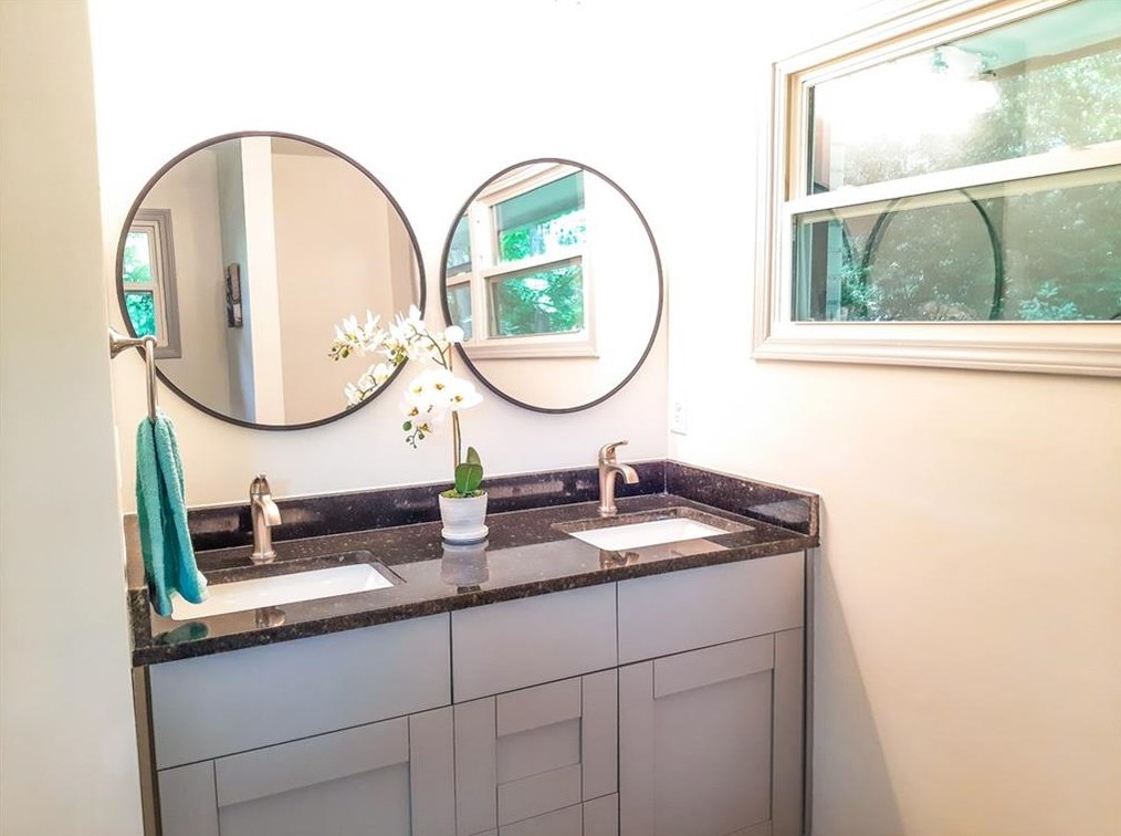 3068 Anthony Dr, Decatur GA  30033-3907 exterior