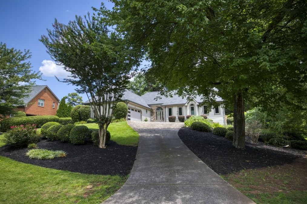 12095 Wexford Club Dr, Roswell, GA 30075-1475