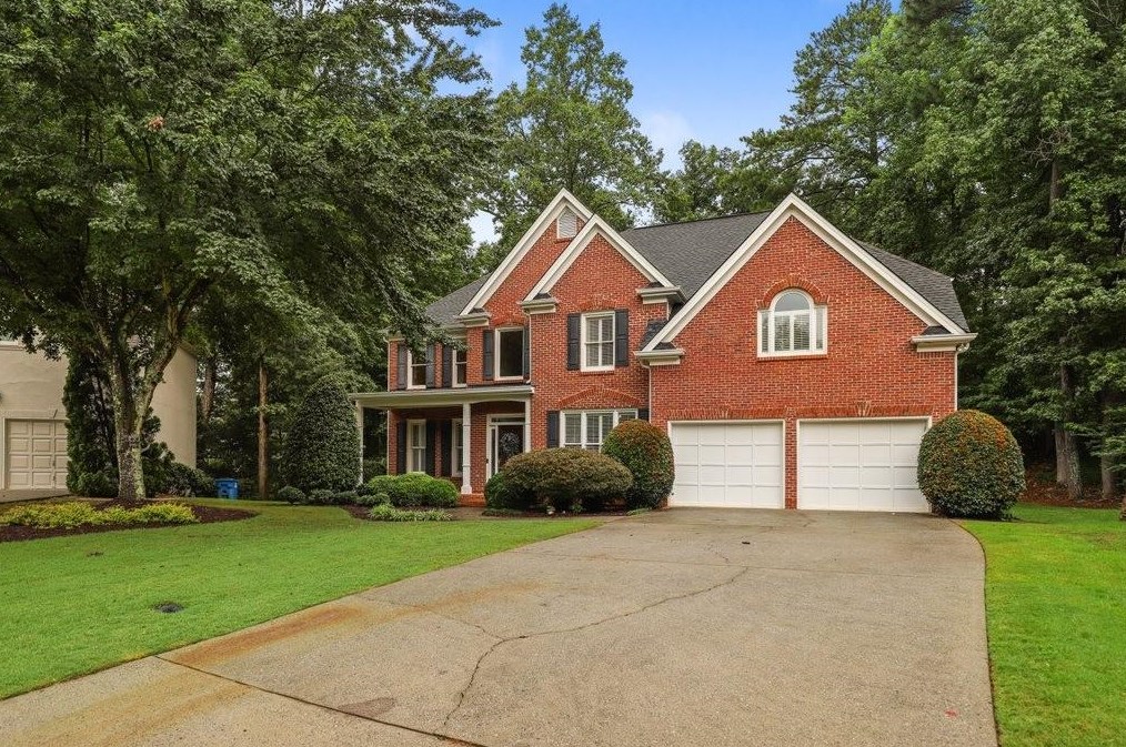 3095 Walnut Creek Dr, Alpharetta, GA 30005-7454