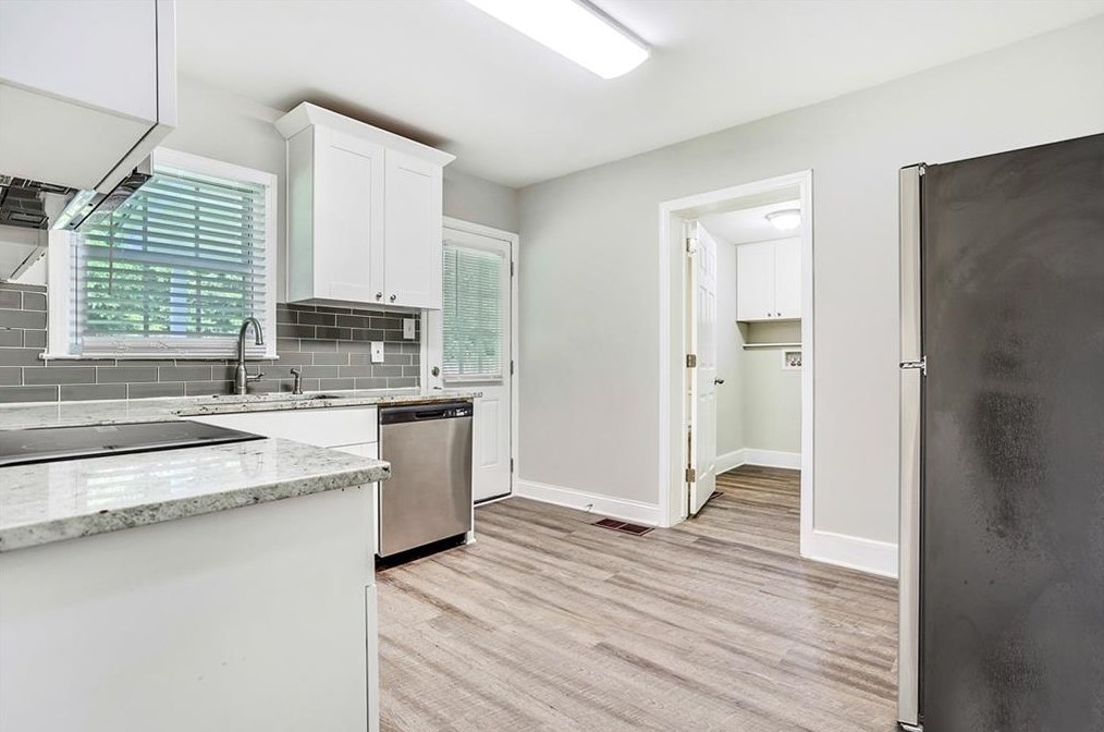 2452 Semmes St, Atlanta GA  30344-2436 exterior