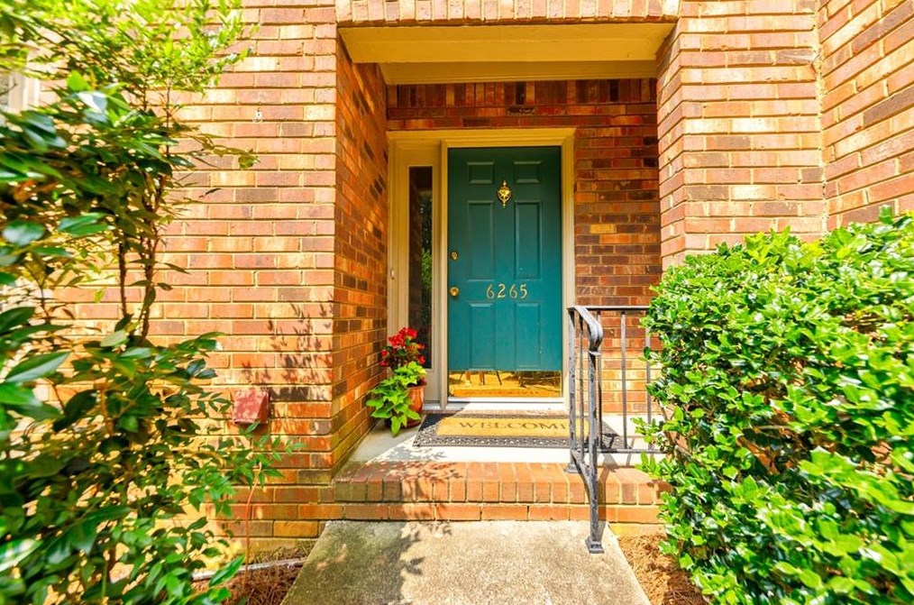 6265 Windsor Trace Dr, Norcross, GA 30092-2377