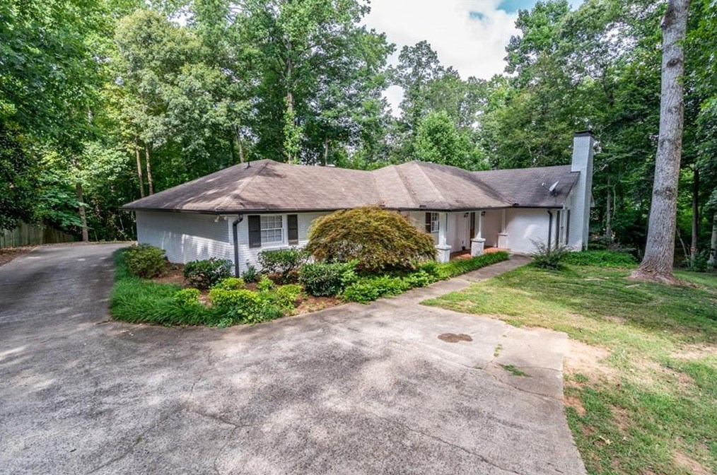 10520 Woodstock Rd, Roswell, GA 30075