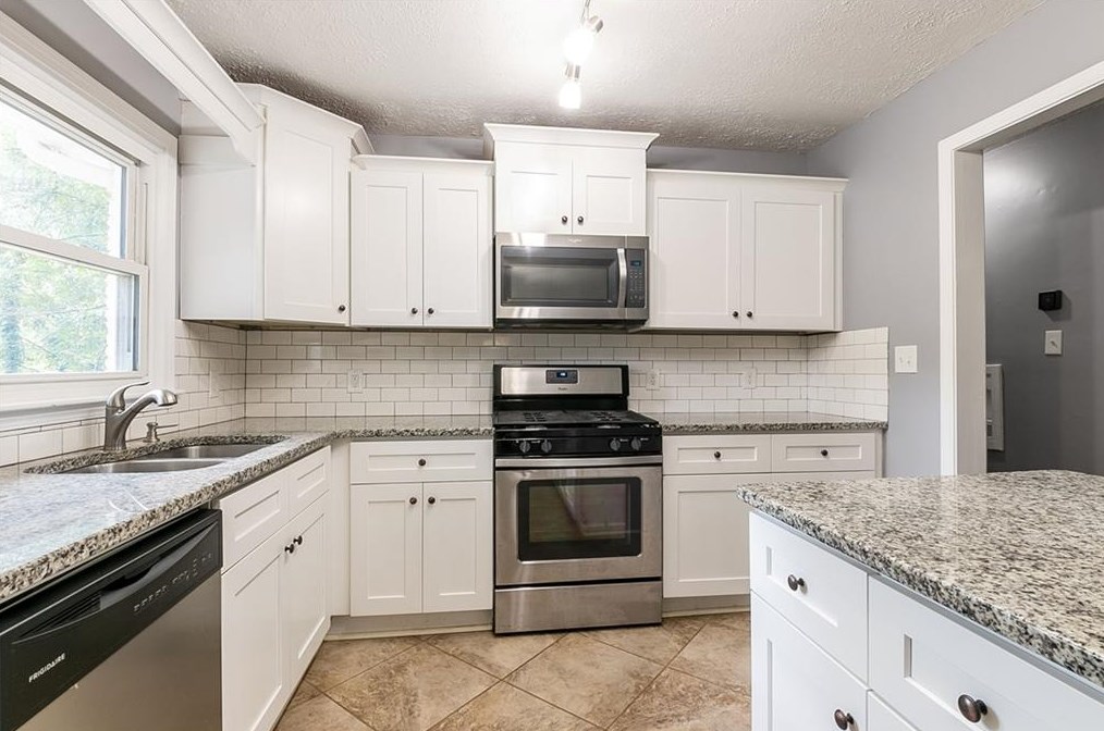 3261 Bonway Dr, Decatur GA  30032-2429 exterior