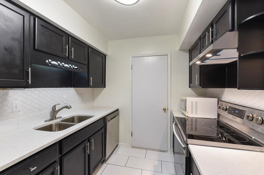 3003 Wingate Way, Atlanta GA  30350-4969 exterior