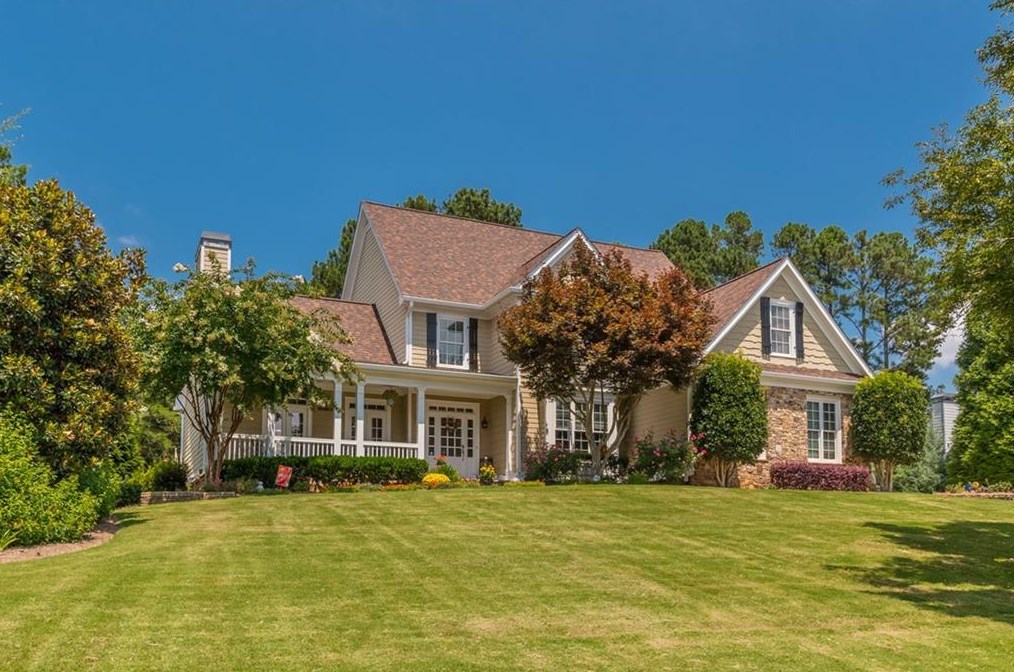 4412 Longmead Rd, Flowery Branch, GA 30542-4654