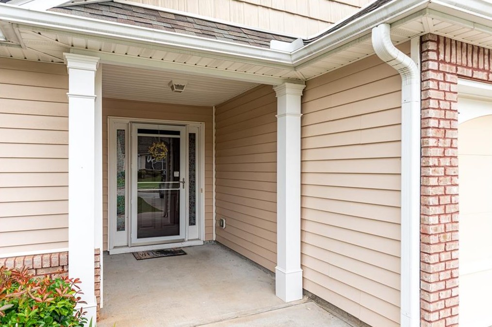178 Thornberry Ln, Jefferson, GA 30549