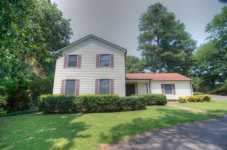 106 Briarwood Dr, Calhoun, GA 30701-1742