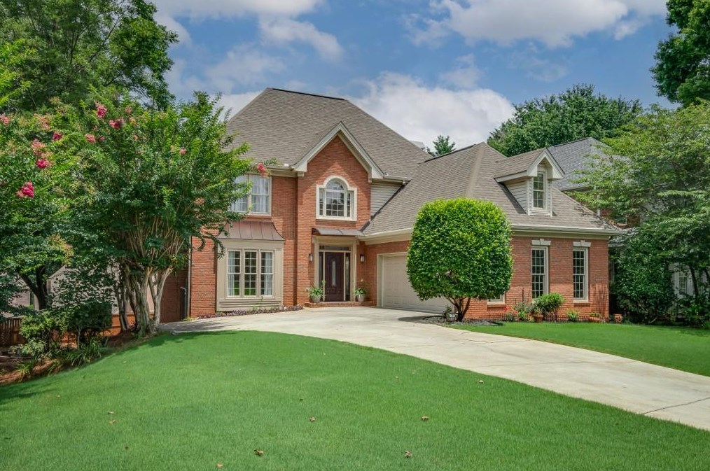 2465 Summeroak Dr, Tucker, GA 30084