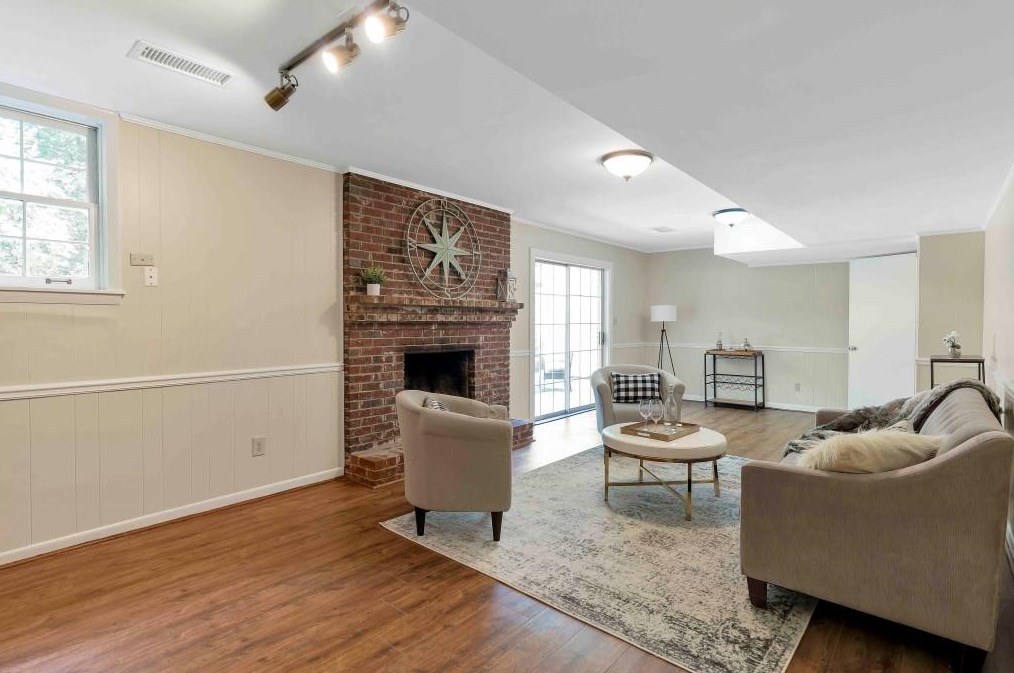 35 Whispering Way, Atlanta GA  exterior