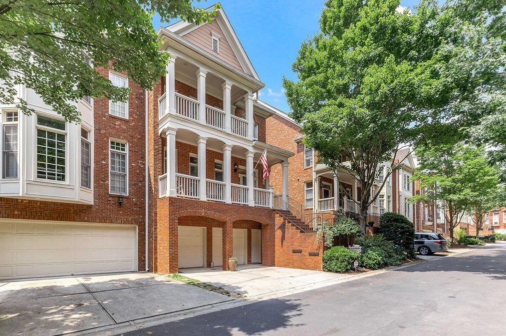 1460 Wembley Ct, Atlanta, GA 30329-3968