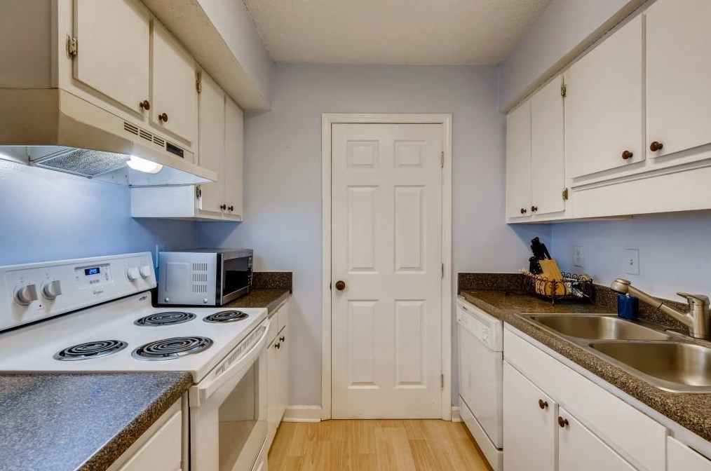 1507 Wingate Way, Atlanta GA  30350-4987 exterior