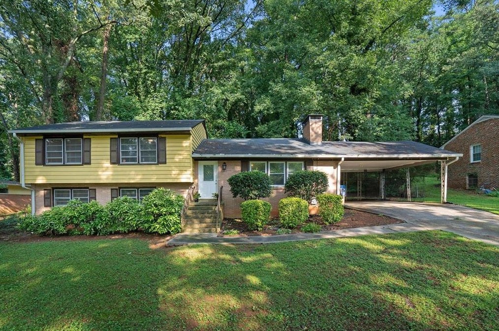 472 Susan Creek Dr, Stone Mountain, GA 30083