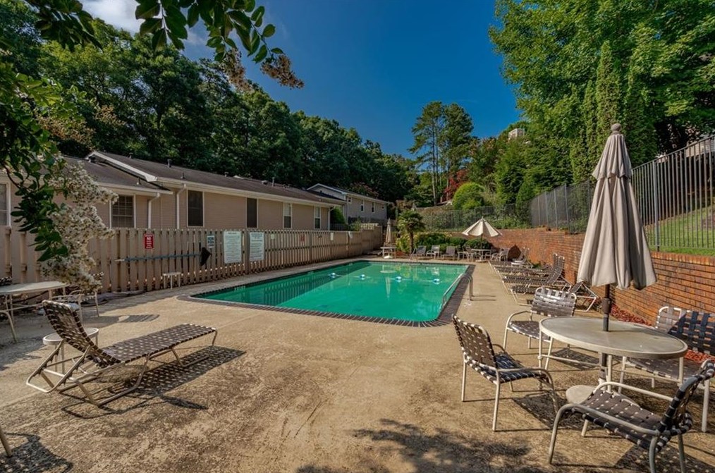 1122 Moorestown Cir, Decatur GA  30033-2725 exterior