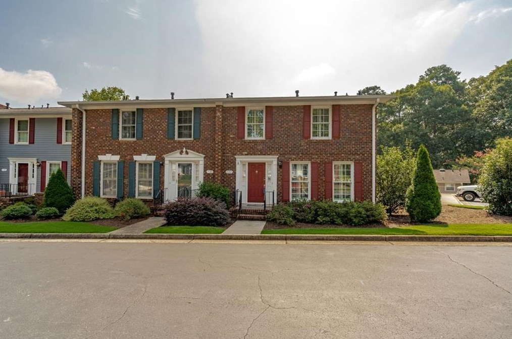 1122 Moorestown Cir, Decatur, GA 30033-2725