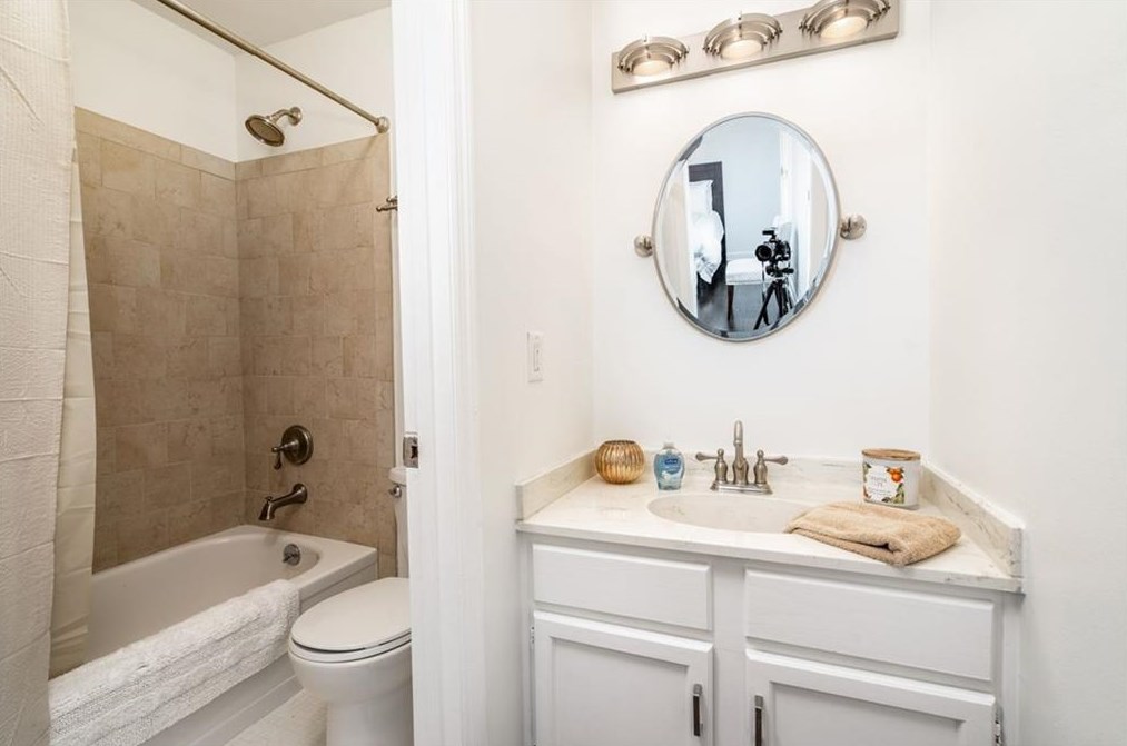 1122 Moorestown Cir, Decatur GA  30033-2725 exterior