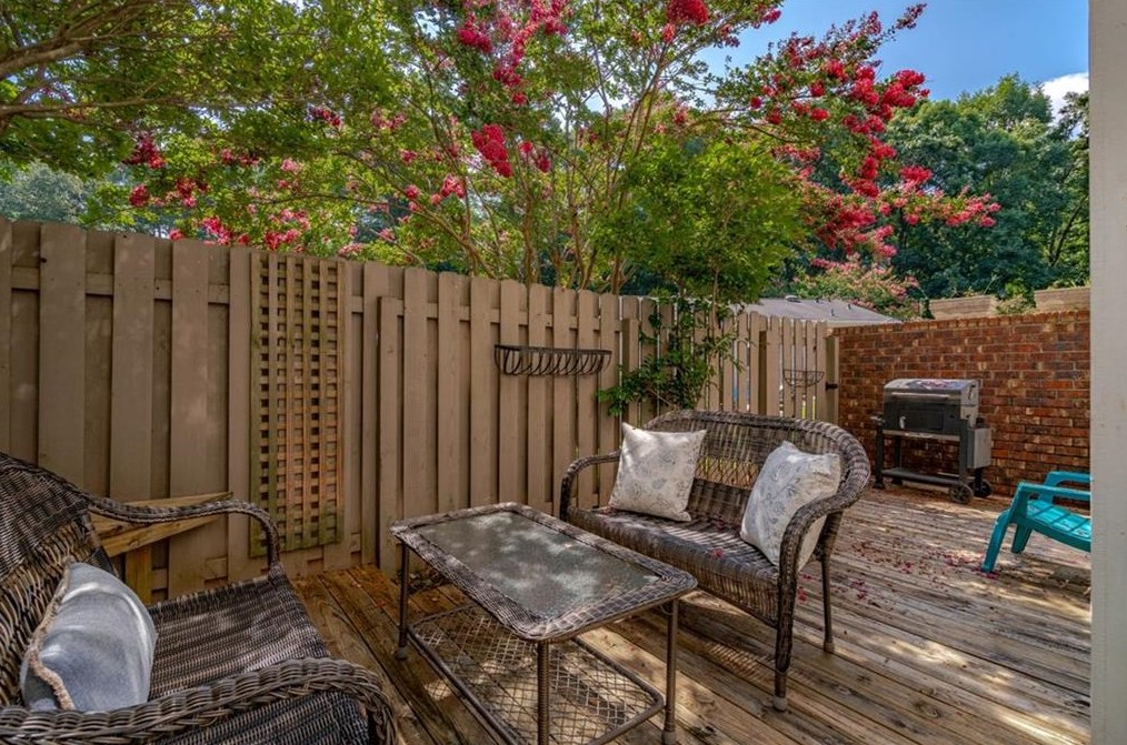 1122 Moorestown Cir, Decatur GA  30033-2725 exterior