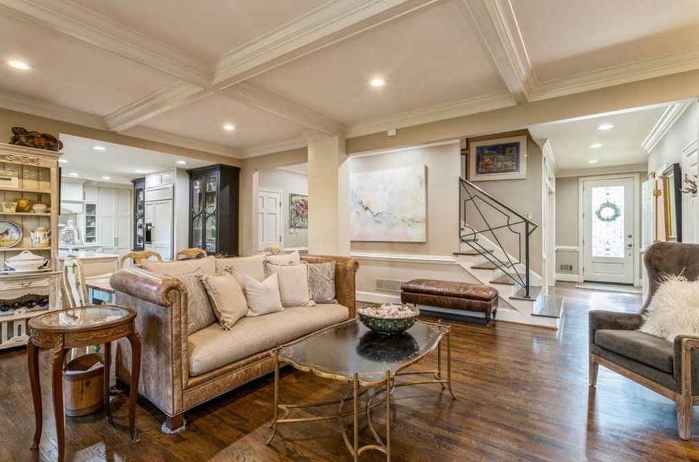 1 Ridgemere Trce, Atlanta, GA 30328-4847