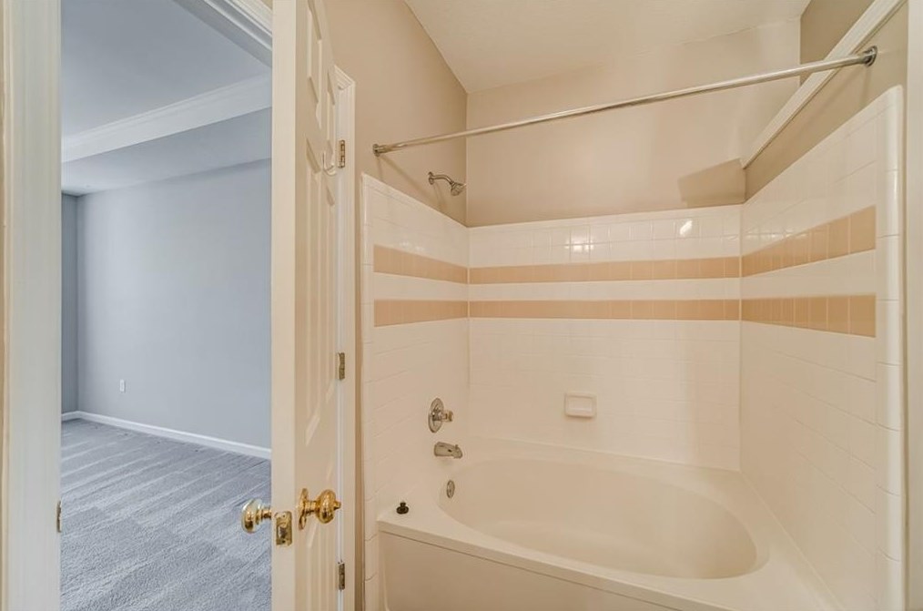 534 Sandringham Dr, Alpharetta GA 30004-4972 exterior