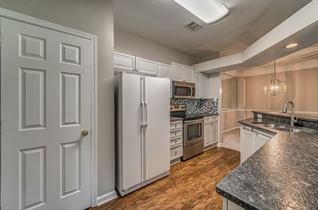 534 Sandringham Dr, Alpharetta GA 30004-4972 exterior