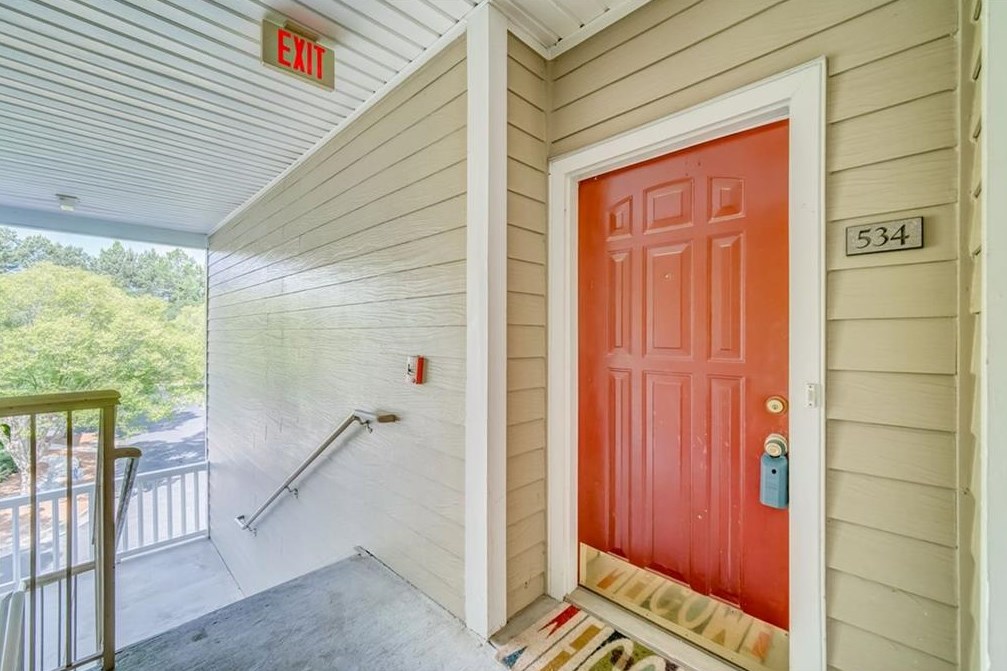 534 Sandringham Dr, Alpharetta GA 30004-4972 exterior