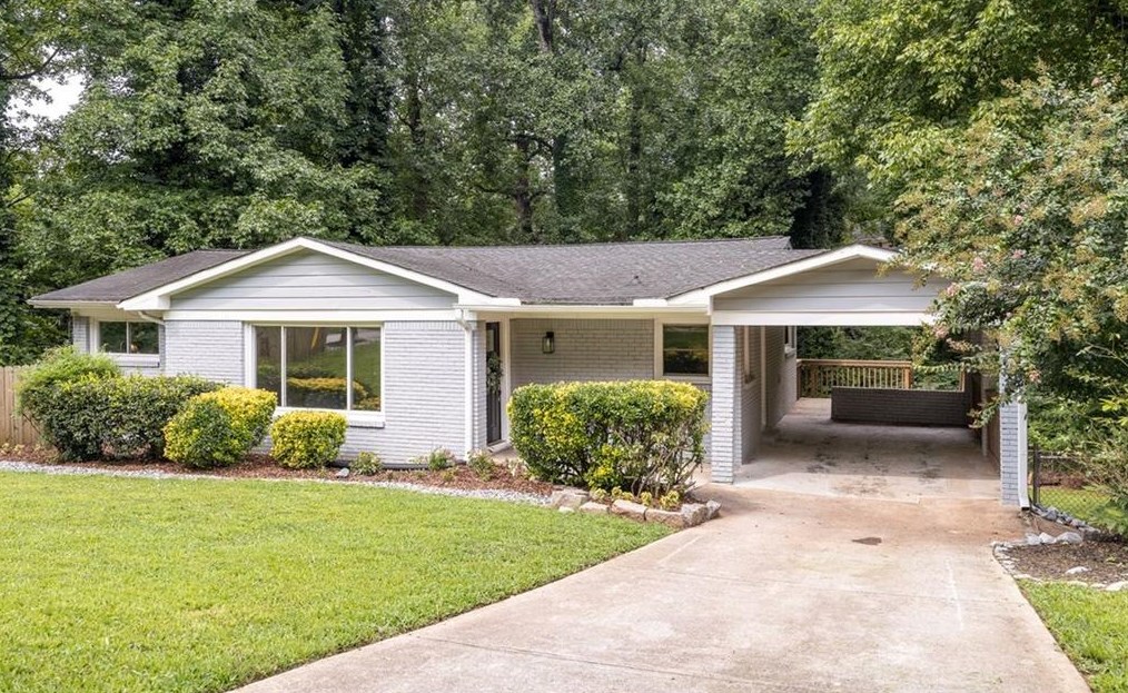 1531 Woodfern Dr, Decatur GA  30030-4534 exterior