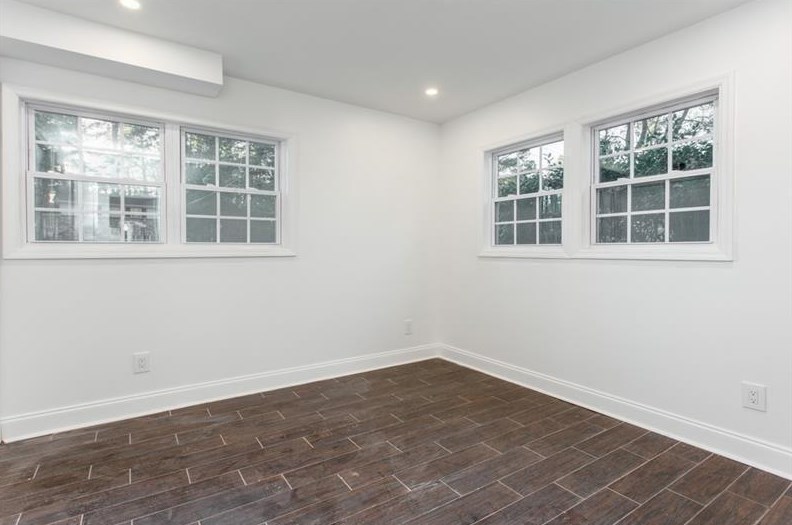 1635 Spruce Valley Dr, Decatur GA  30033-2503 exterior