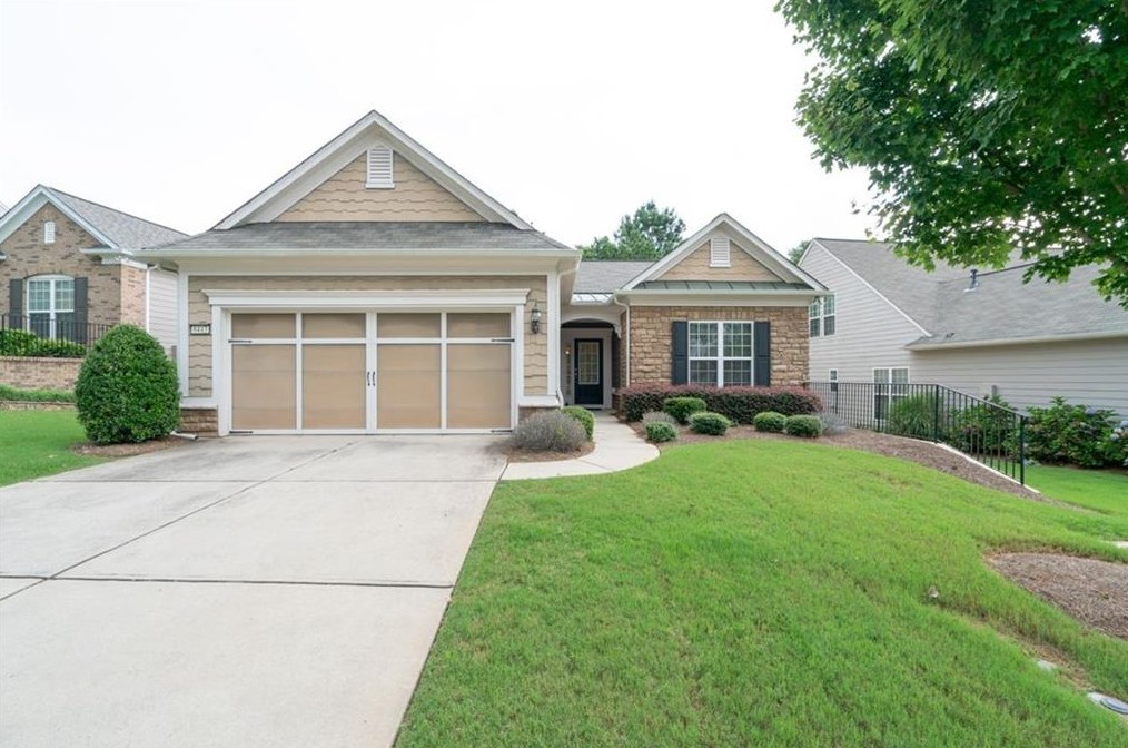 6443 Autumn Crest Ln, Hoschton, GA 30548